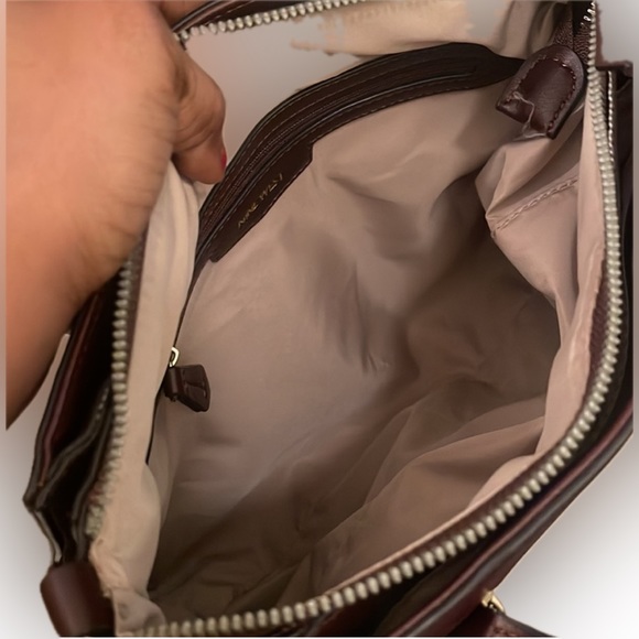 EUC Nine West handbag w/ cardholder wallet - Picture 7 of 9